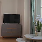 Apartment Sauna Et De 50 M2 Avec Cuisine Neuve Terrasse De 40 M2 *