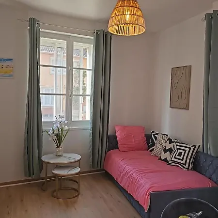 De 50 M2 Avec Cuisine Neuve Terrasse De 40 M2 Apartment