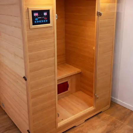 Sauna Et De 50 M2 Avec Cuisine Neuve Terrasse De 40 M2 아파트